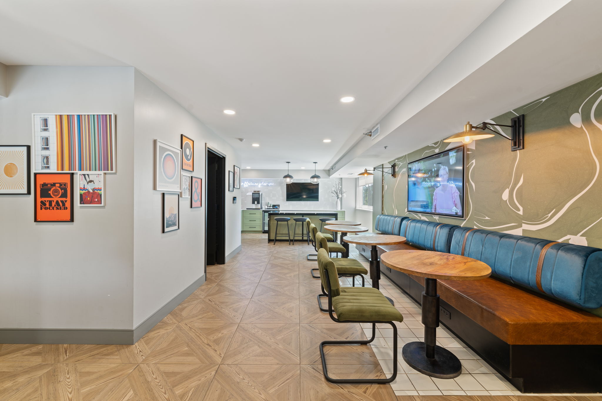 12-web-or-mls-150-w-st-charles-rd