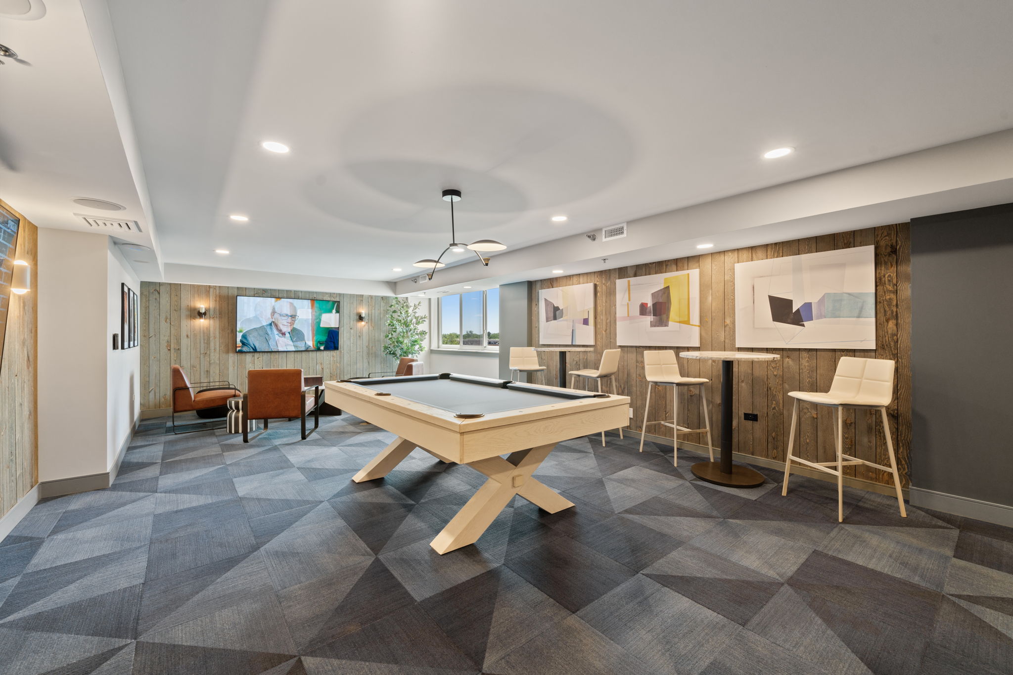 26-web-or-mls-150-w-st-charles-rd